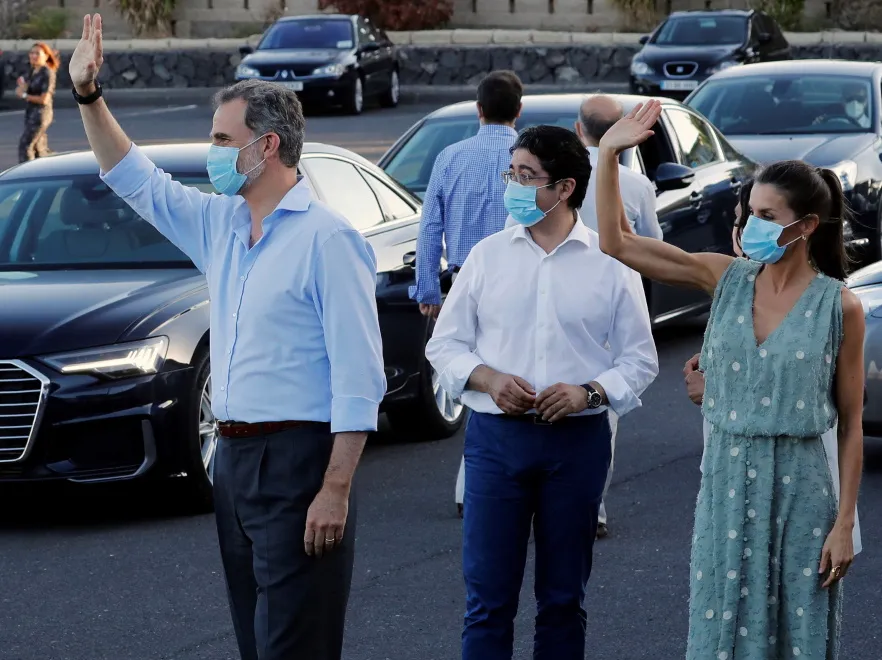 Klasa to nie kwestia ceny. Królowa Hiszpanii w sukience z sieciówki za 70 zł. Kochamy to!