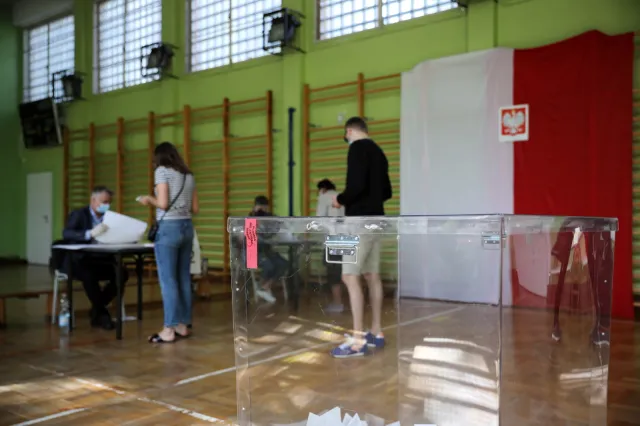 Oto sondażowe wyniki II tury wyborów prezydenckich. Duda kontra Trzaskowski