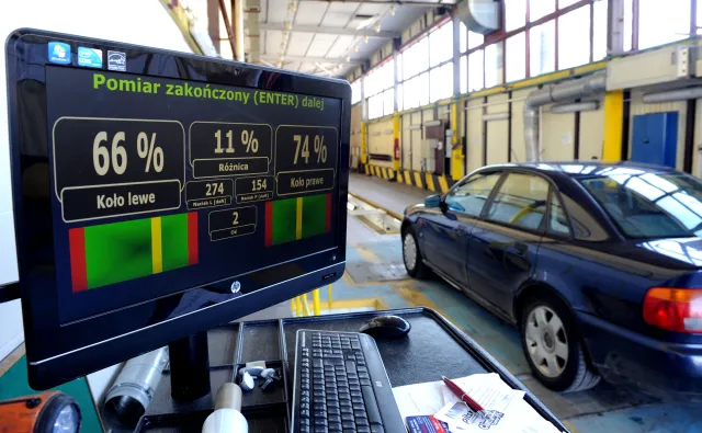 Przegląd techniczny samochodu po nowemu. Auta będą fotografowane. Ministerstwo zaostrza przepisy