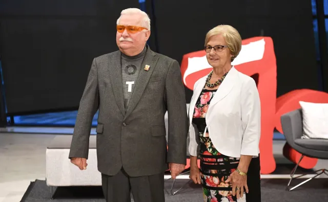 18 tysięcy dla Agaty Kornhauser-Dudy? Danuta Wałęsa drwi z pensji dla pierwszej damy