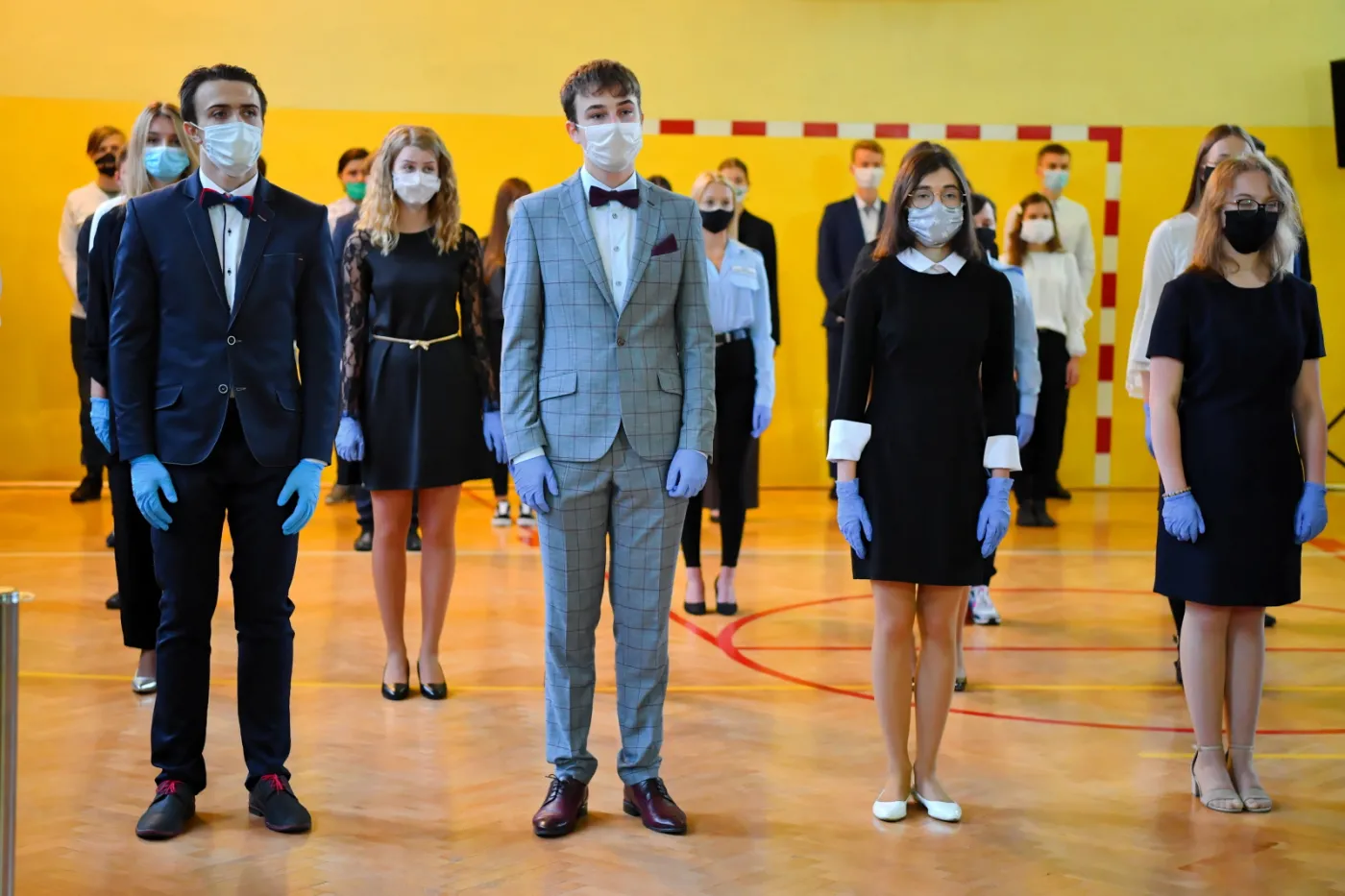 Kolejki, pisma i bunty rodziców... Ruszyły szkoły