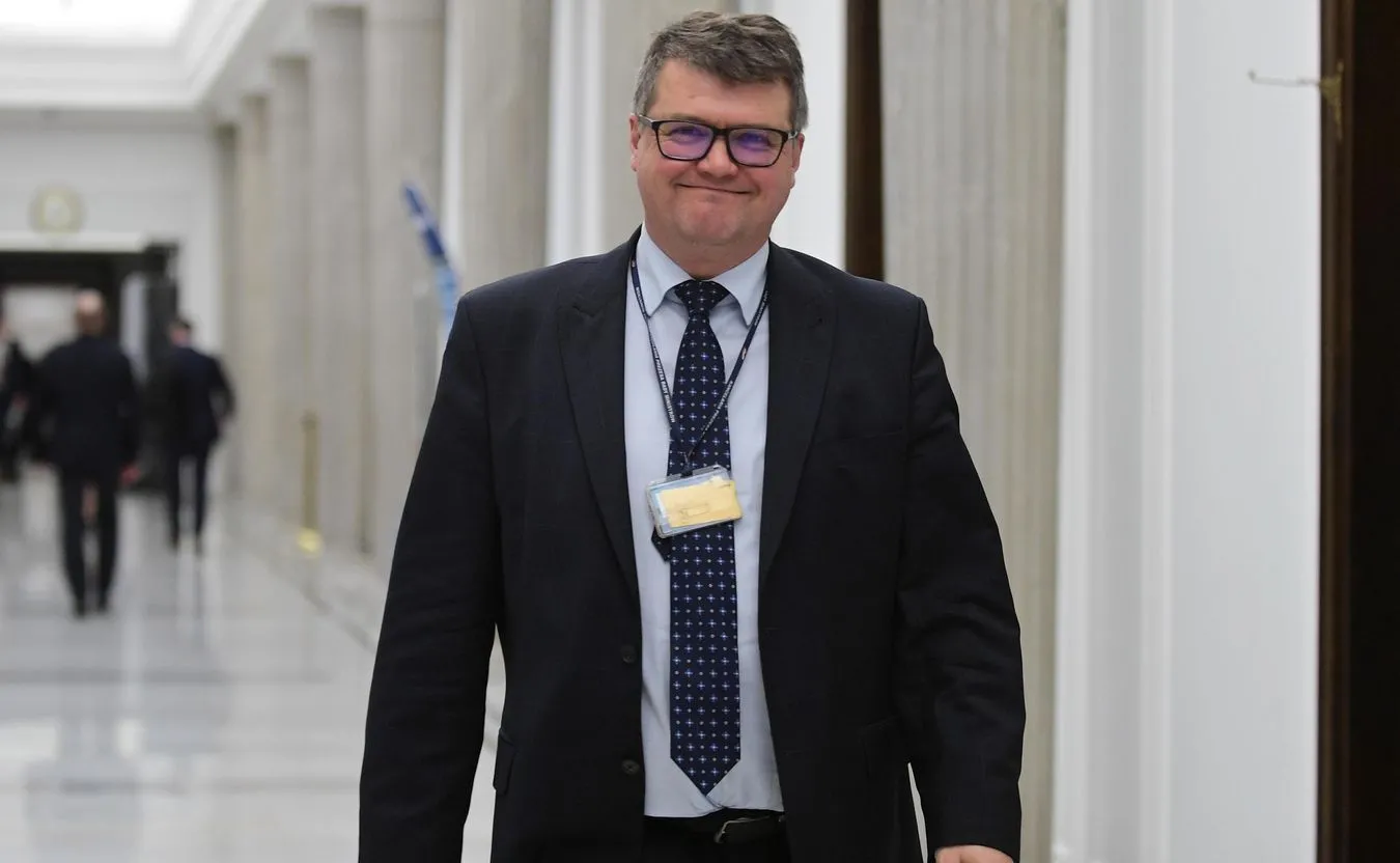 Wąsik o fortunie Nowaka: Jako minister zarabiał ok. 10 tys, zł, więc nie mógł zdobyć takiego majątku