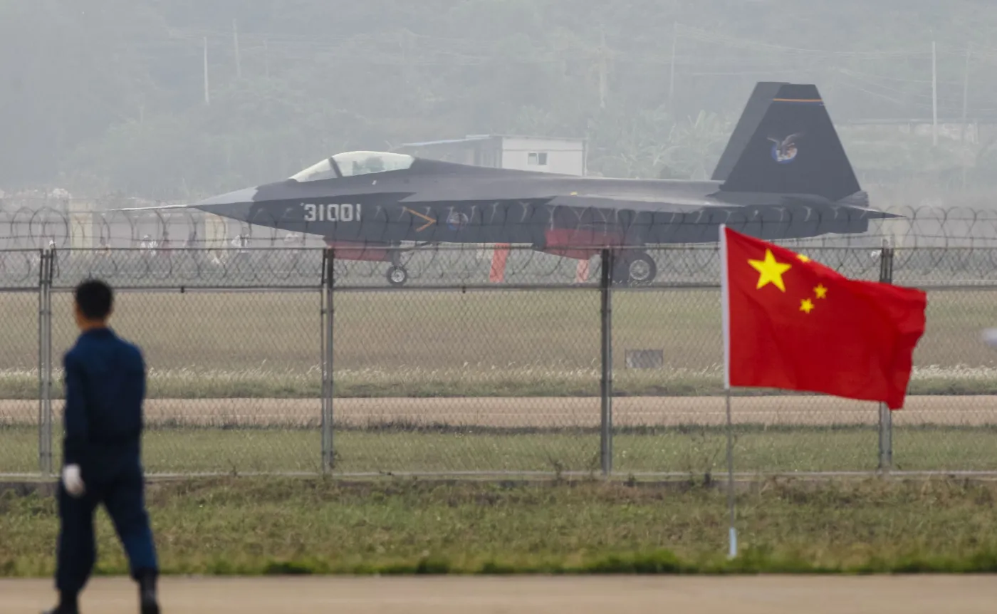 Napięcie na linii Waszyngton-Pekin. Chińskie myśliwce przechwyciły amerykański samolot