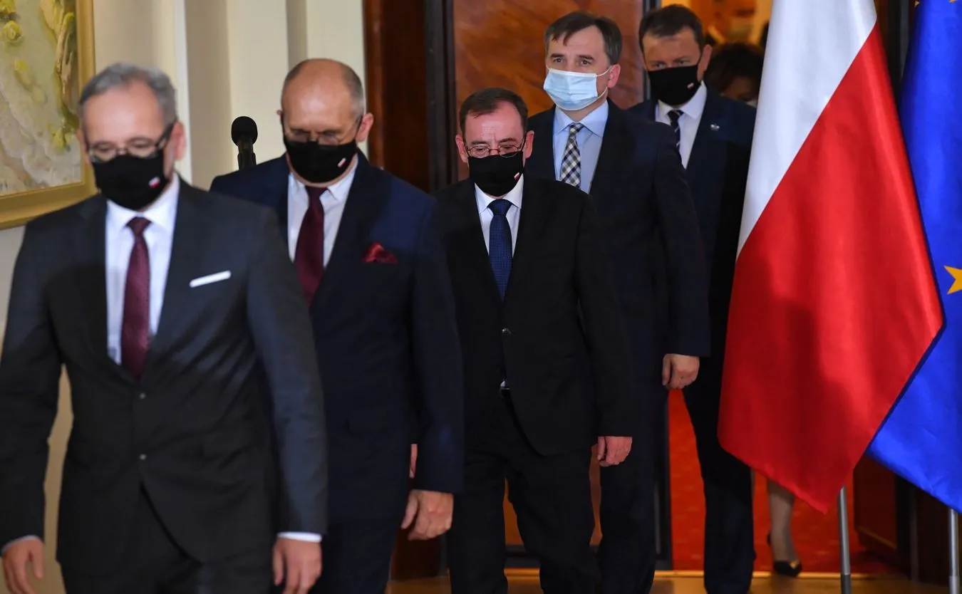 Rząd Zjednoczonej Prawicy przemeblowany. Oto nowe ministerstwa. Zobacz, które zniknęły [WIDEO]