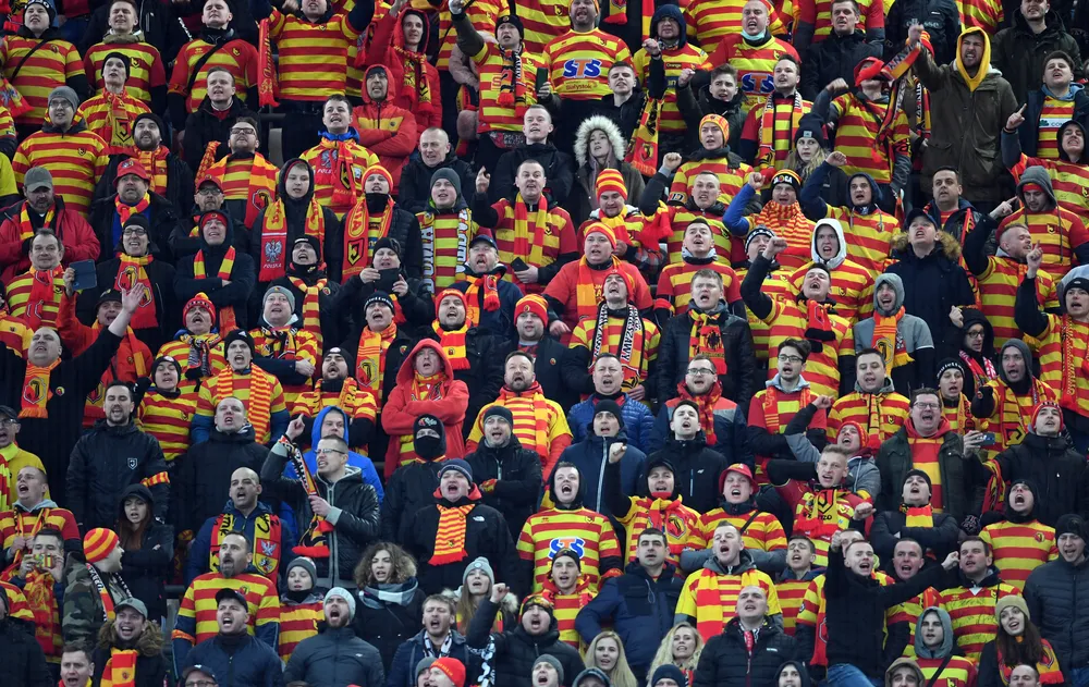 Kibice Jagiellonii Białystok w pół roku zebrali pieniądze na pomnik