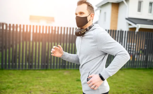 Maseczki nie przeszkadzają w uprawianiu sportu. Naukowcy dają dowody