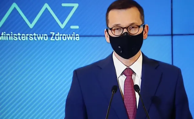 Wigilia tylko w kilka osób. Rządowe ROZPORZĄDZENIE wprowadza kraj w "etap odpowiedzialności"