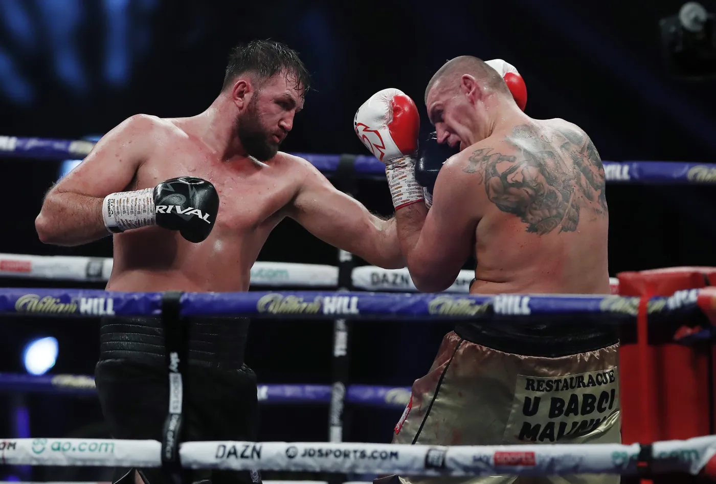 Fury chciał wygrać przed czasem, Wach "polował" na nokautujący cios. Werdykt wydali sędziowie