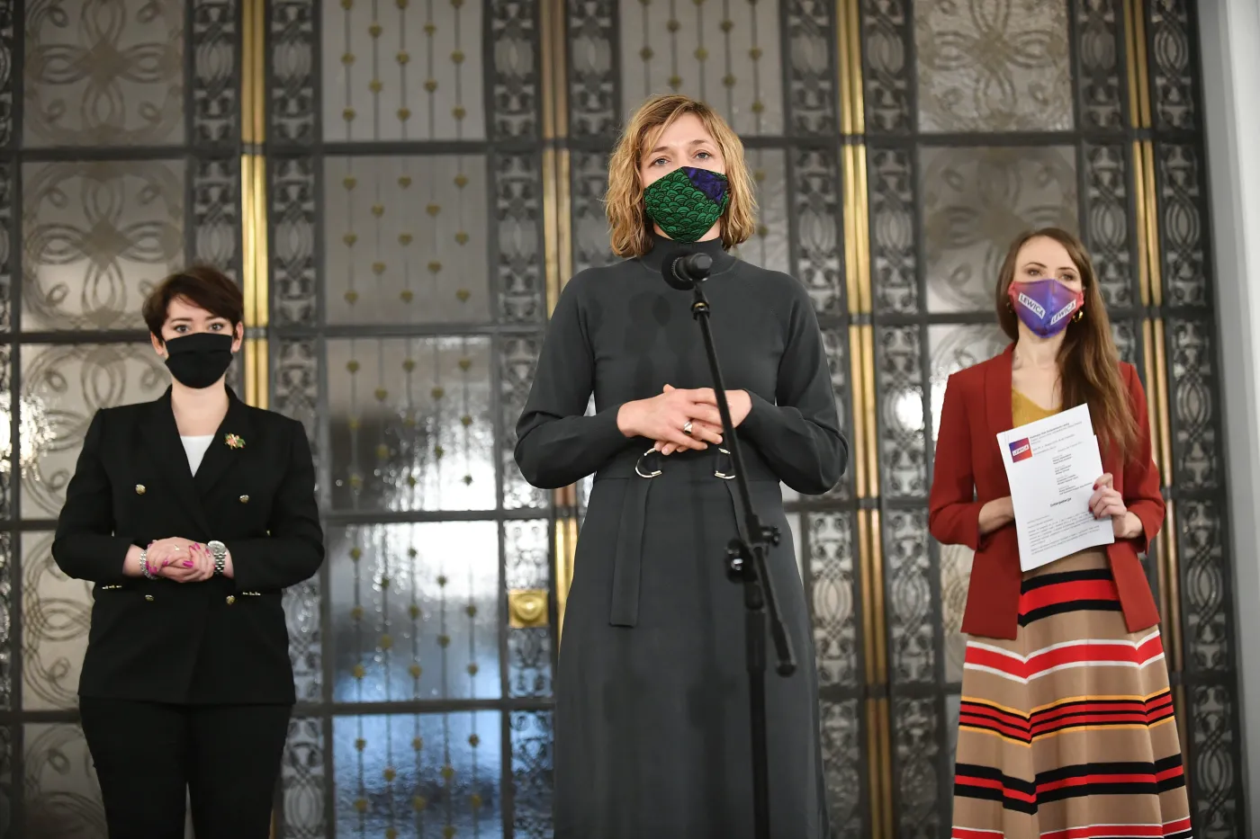 Lewica skrzykuje opozycję w sprawie aborcji. KO chętna, PSL i Konfederacja się wahają