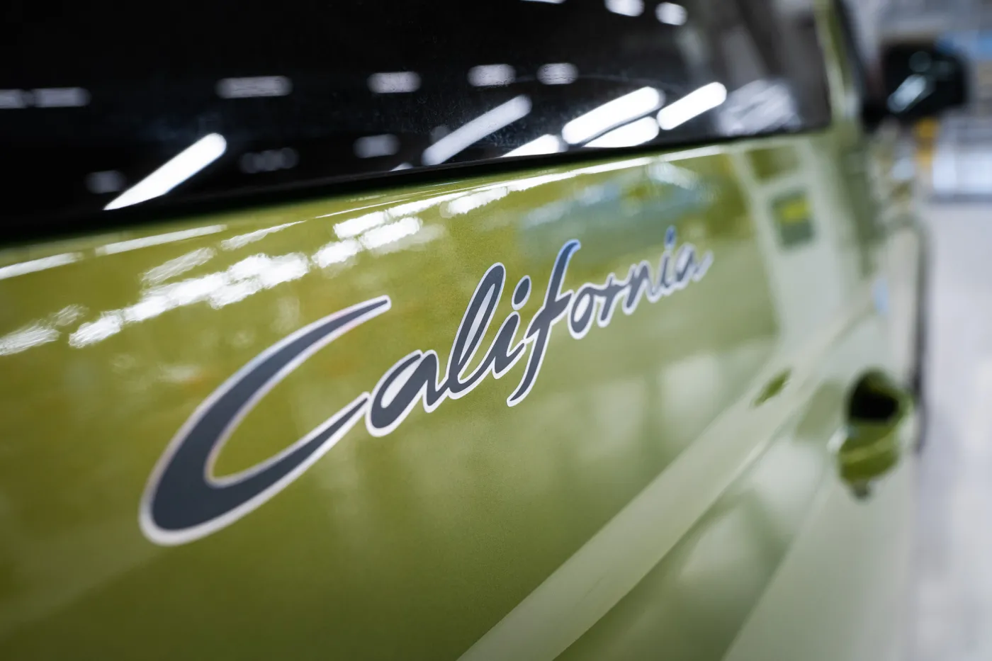 volkswagen-caddy-california-37058042.jpg