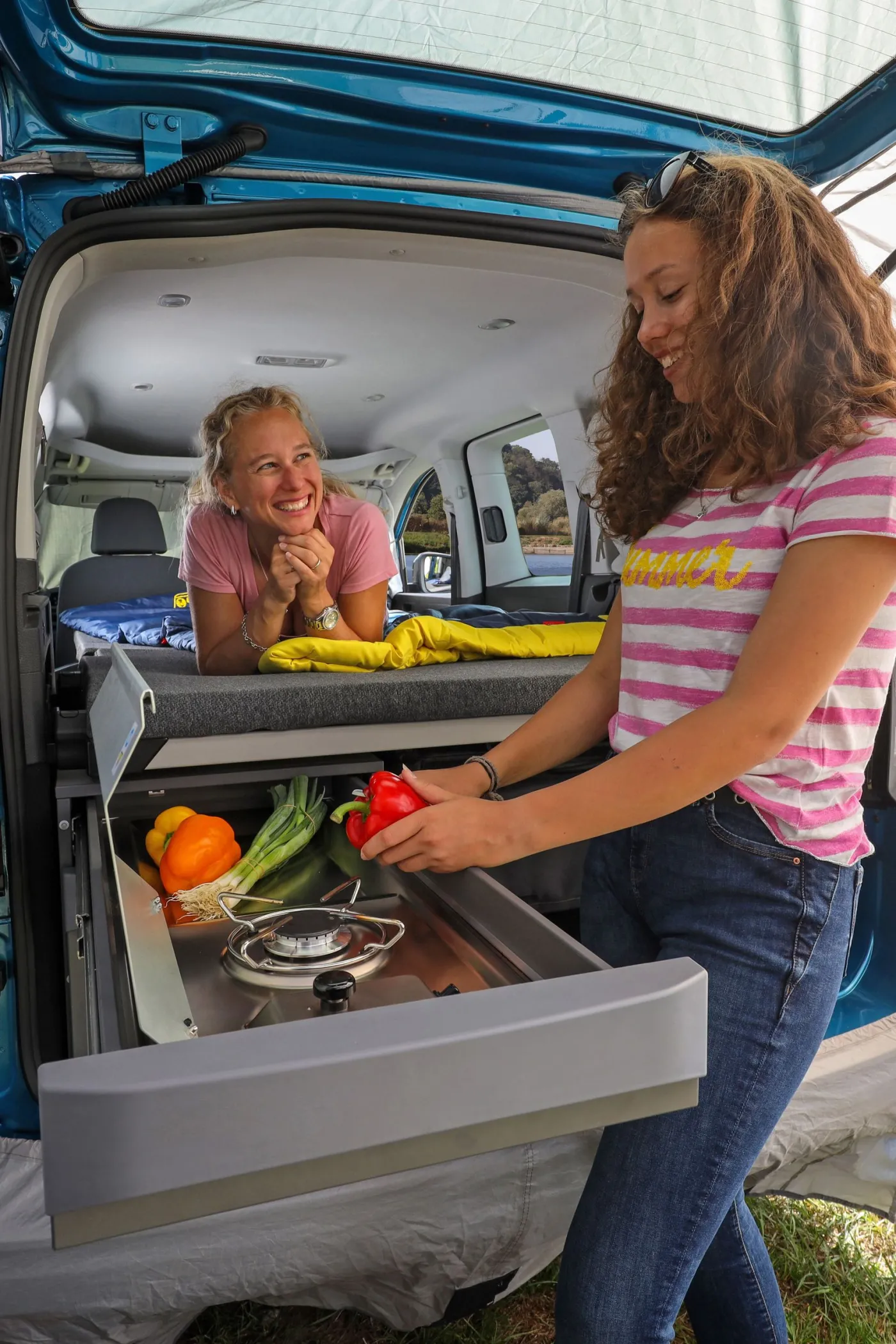 volkswagen-caddy-california-37058062.jpg