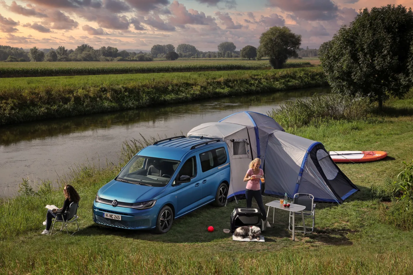 volkswagen-caddy-california-37058077.jpg