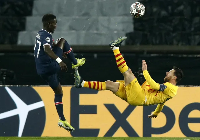 Kosmiczny gol i zmarnowany rzut karny Messiego. Mbappe pobił rekord Argentyńczyka