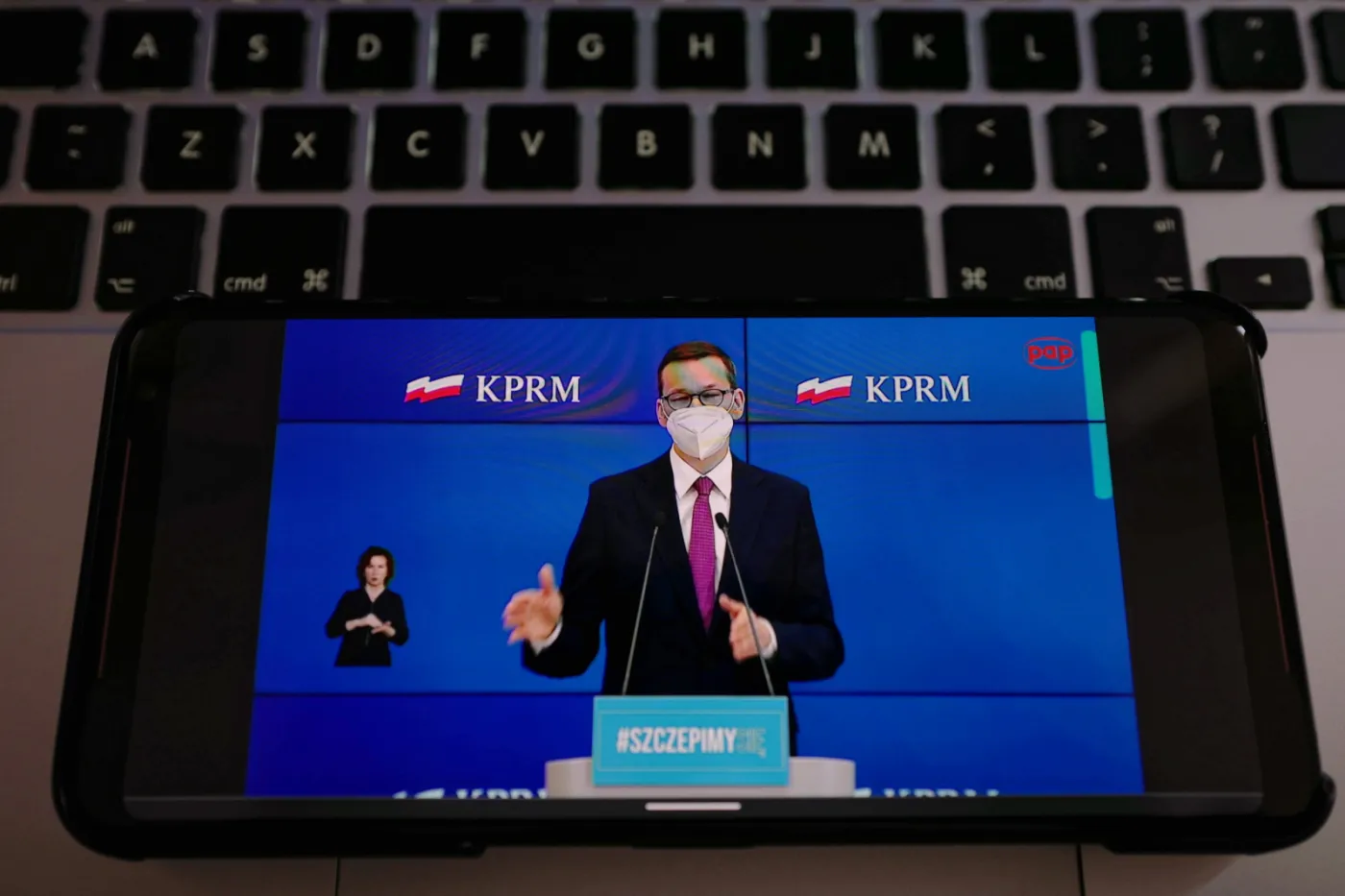 Premier: Trwa dyskusja z pracodawcami i ministerstwami ws. bonu gastronomicznego