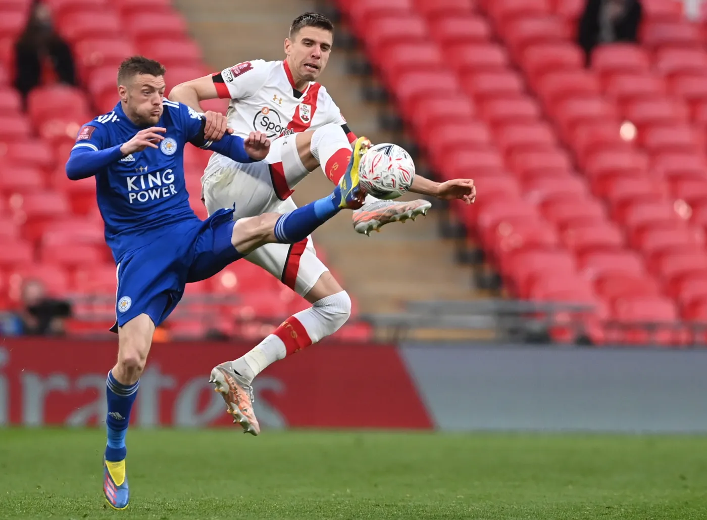 Bednarek nie zagra w finale Pucharu Anglii. Leicester wyeliminował Southampton
