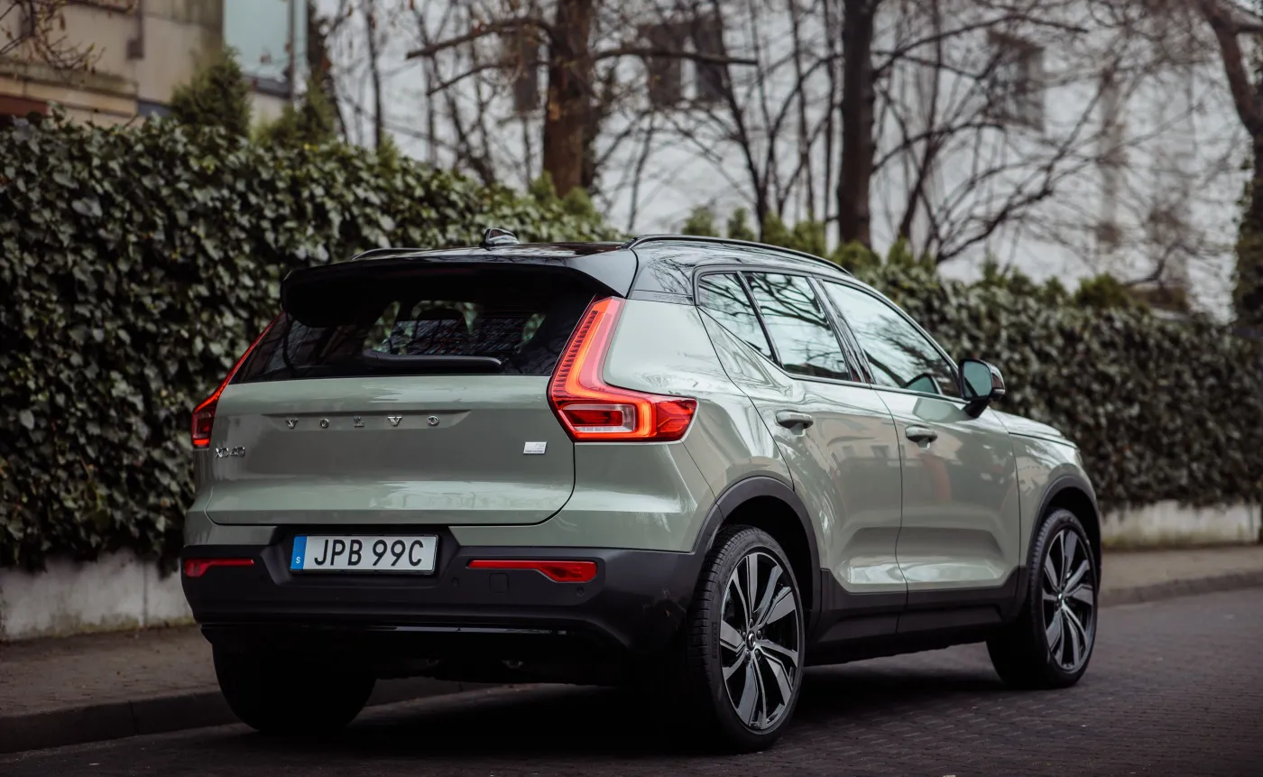 volvo-xc40-recharge-p8-awd-37128612.jpg