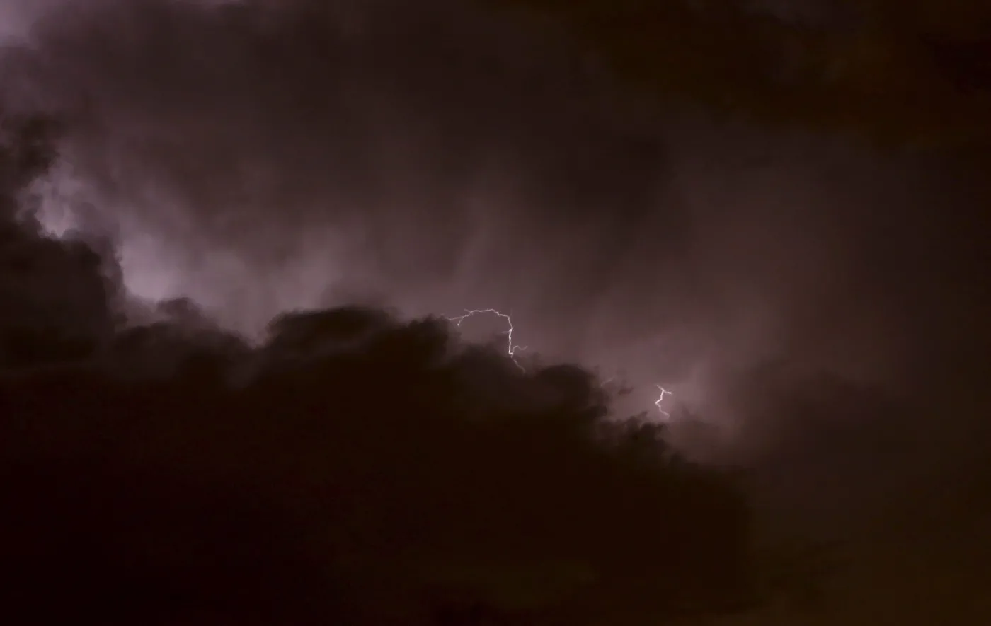 "Straty materialne, zagrożenie dla zdrowia i życia". IMGW wydało ostrzeżenia pierwszego stopnia