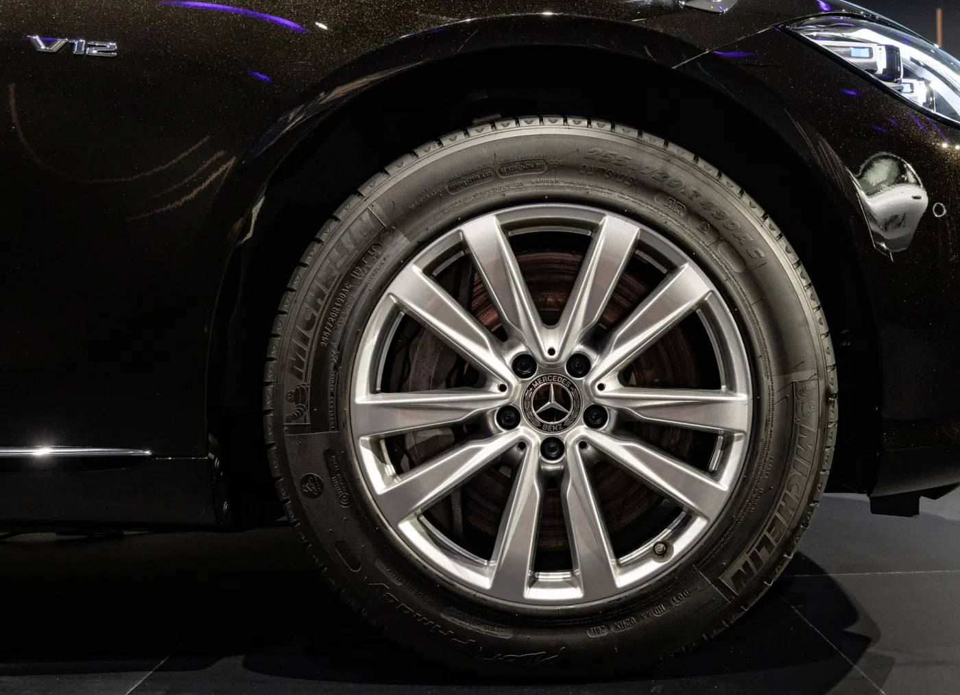 mercedes-s-680-guard-4matic-37213875.jpg