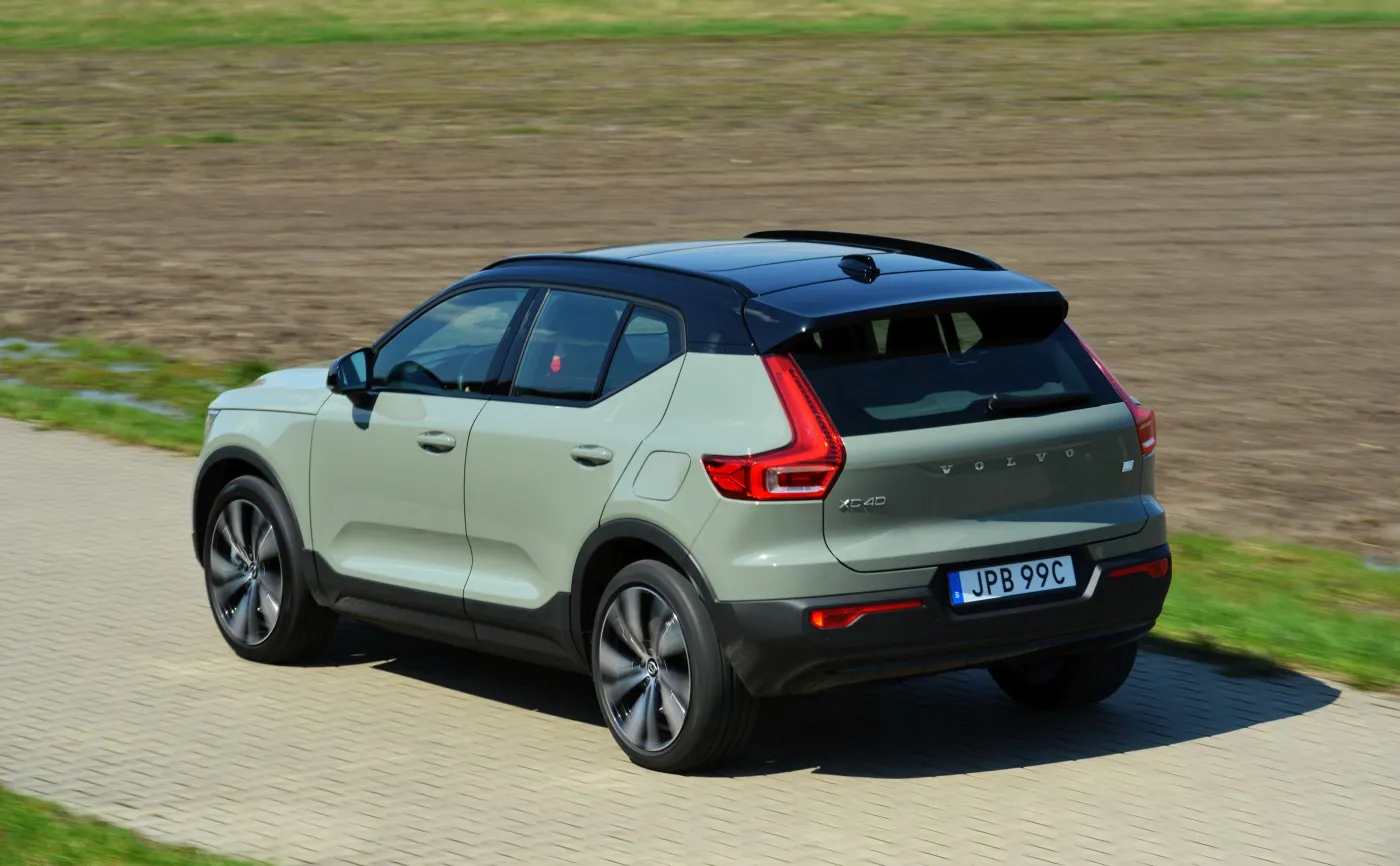 volvo-xc40-recharge-p8-awd-37128519.jpg