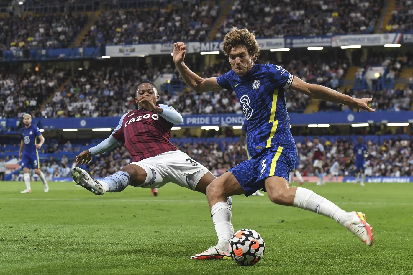 Leon Bailey i Marcos Alonso