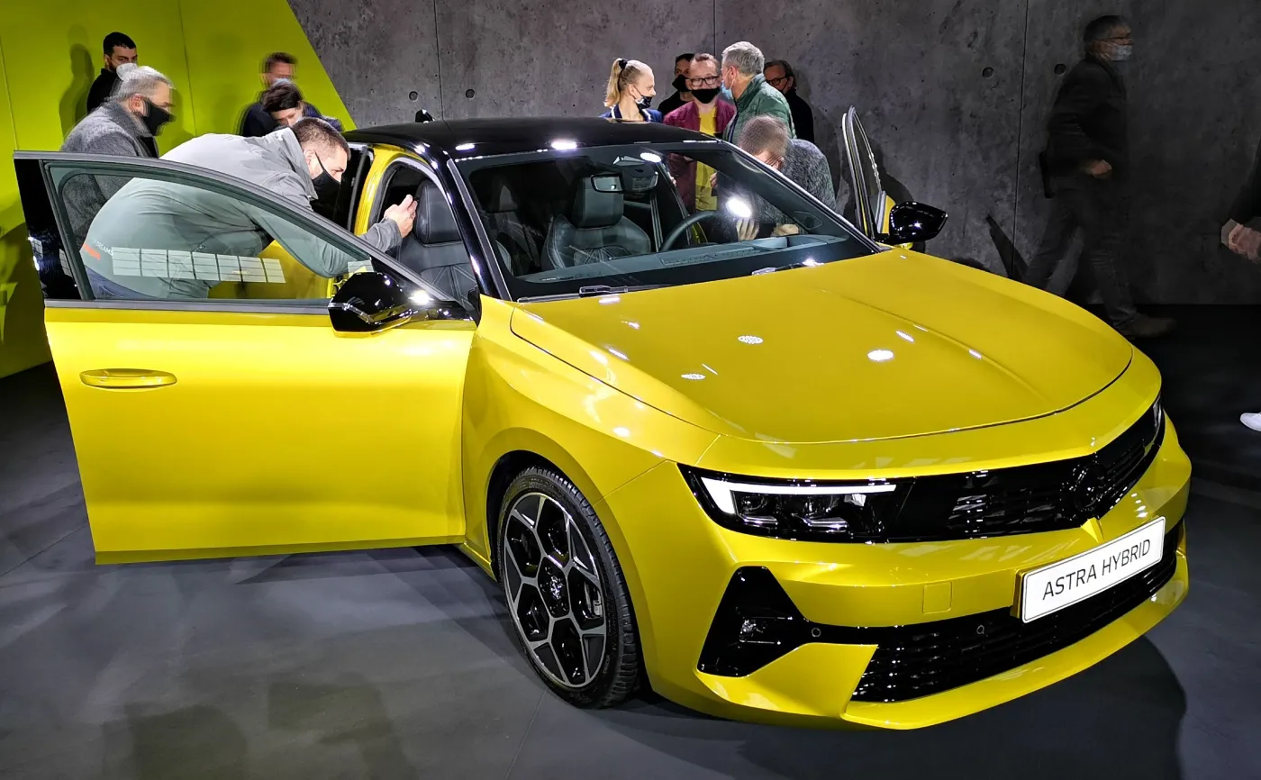 Nowy Opel Astra już w Polsce i nie tylko jest na czym oko zawiesić