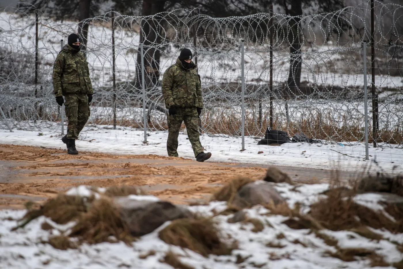 Dwóch żołnierzy rannych na granicy