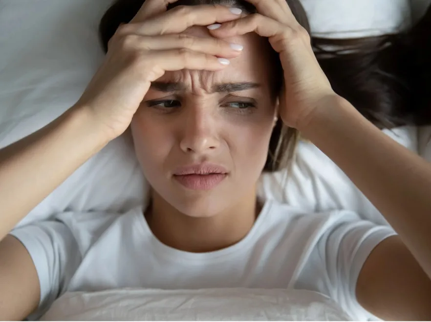 Brak snu = najgorsza wersja siebie. 5 sposobów na to, by zapewnić sobie lepszą jakość nocnego odpoczynku