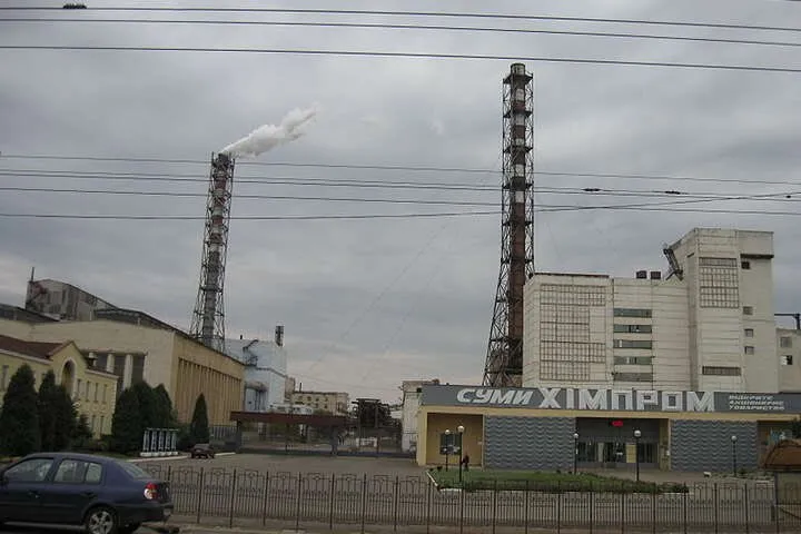 Wyciek amoniaku w zakładach chemicznych w Sumach