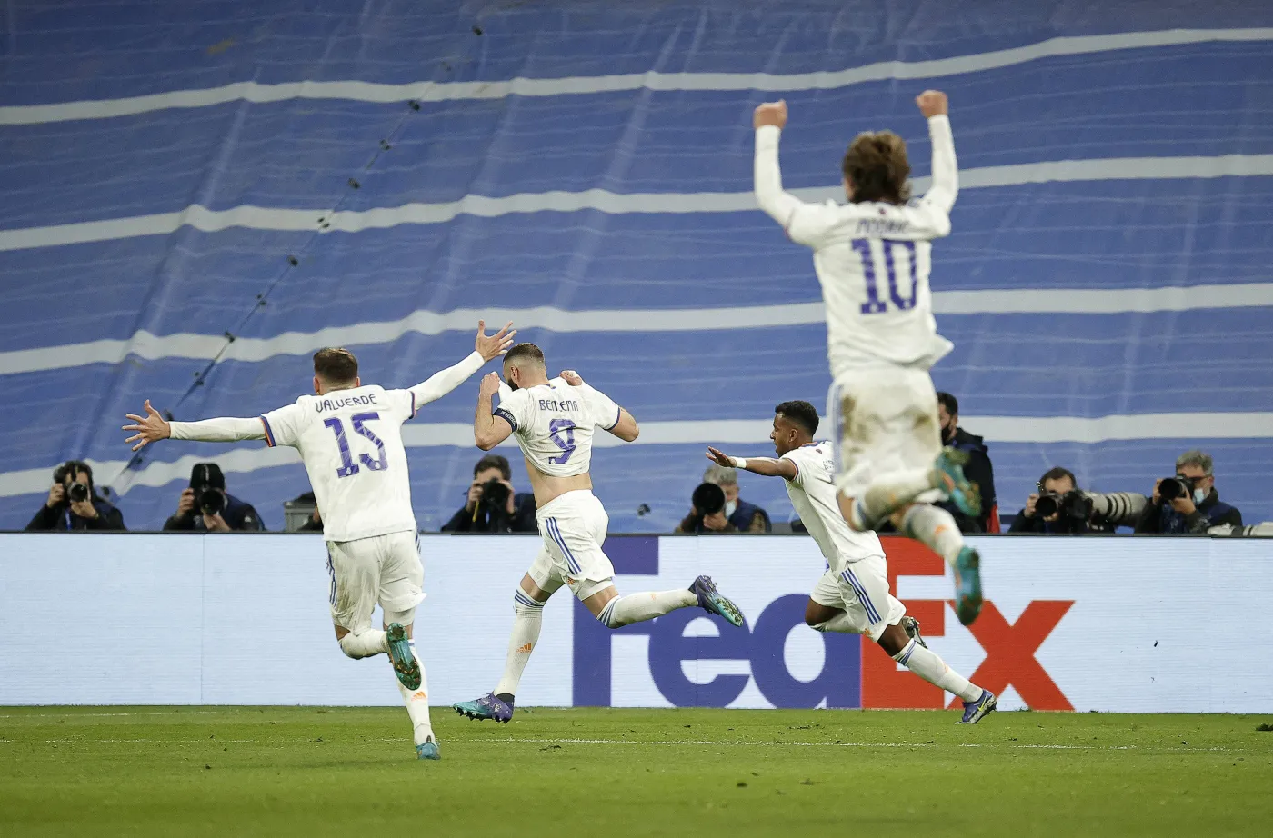 "Real przeszedł do historii". Hiszpańskie media chwalą "Królewskich"