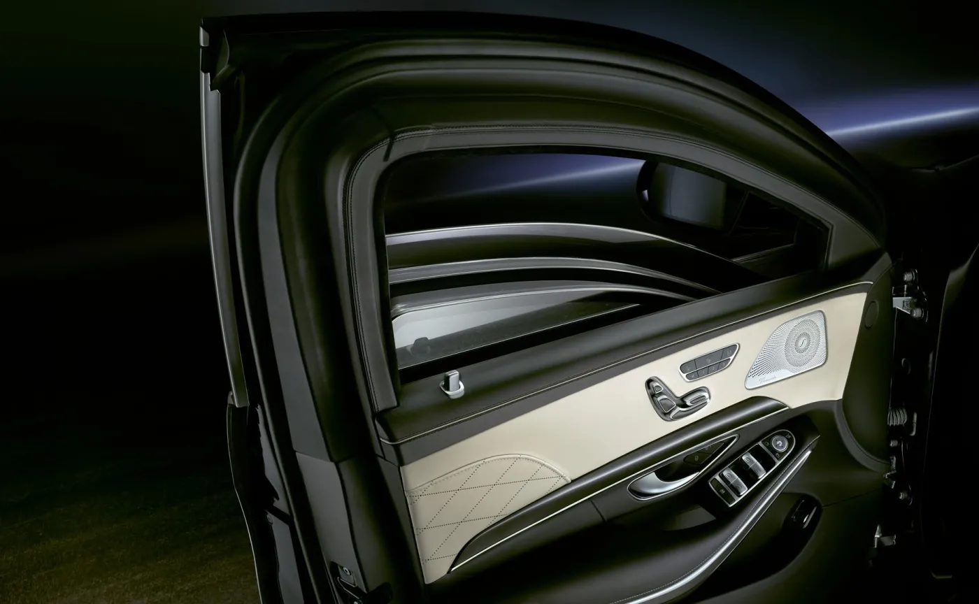 mercedesmaybach-s-650-guard-37416785.jpg
