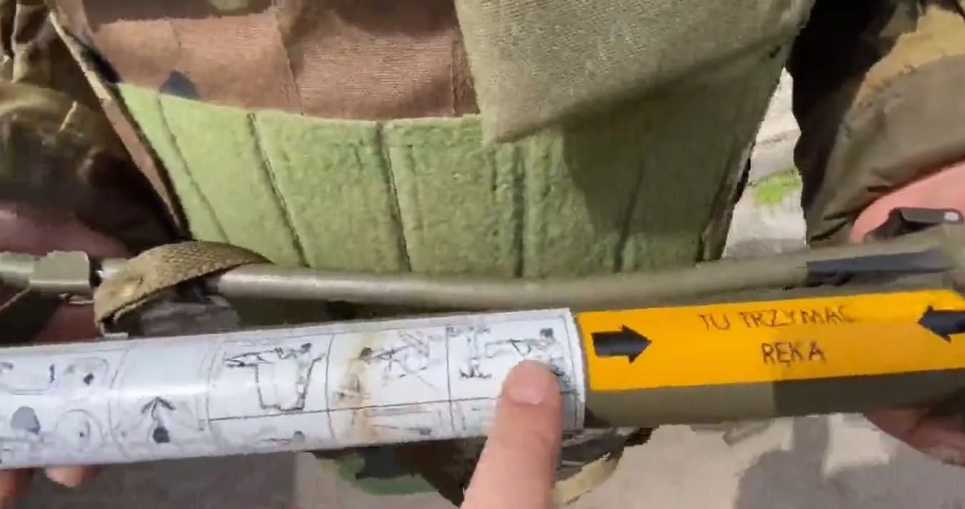 Zmagania rosyjskiego korespondenta z polskim opisem na wyrzutni "Komar". "Bajeczny idiota"!