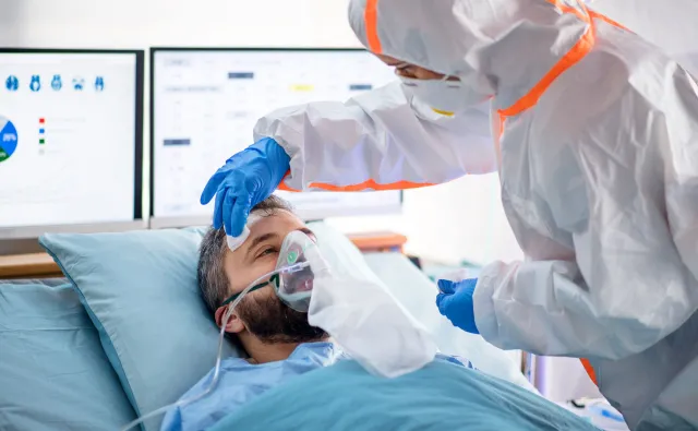 Wraca szpital tymczasowy na Okęciu. "Poszukujemy lekarzy"