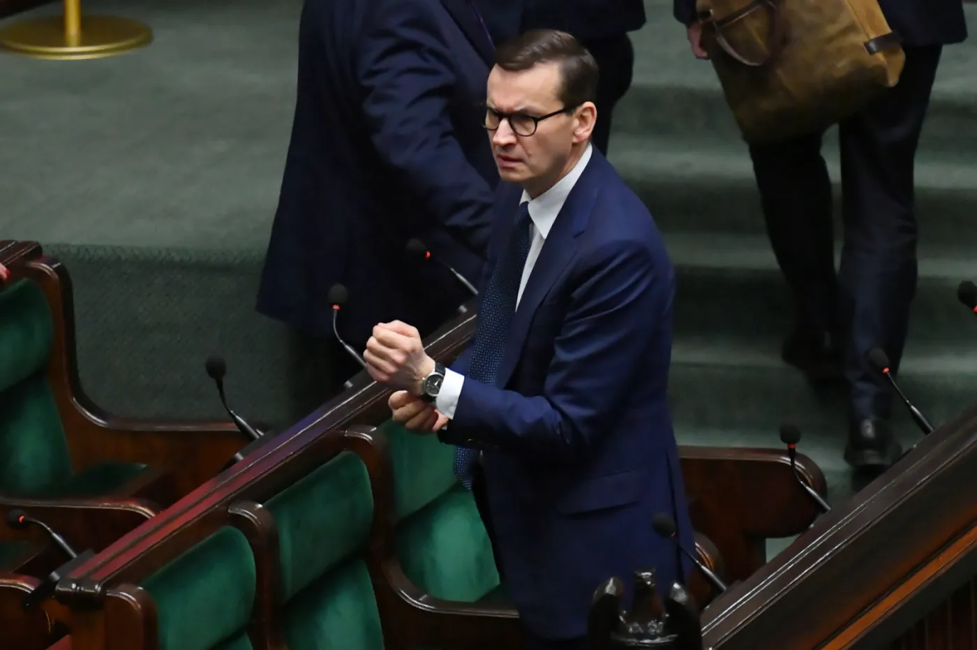 55 tys. zł zarobków dla kontrolerów. Morawiecki: To bardzo dobra propozycja
