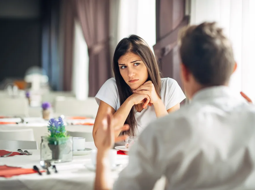 Słuchanie to coś więcej niż słyszenie. Jak i dlaczego powinno się rozwijać się tę umiejętność?