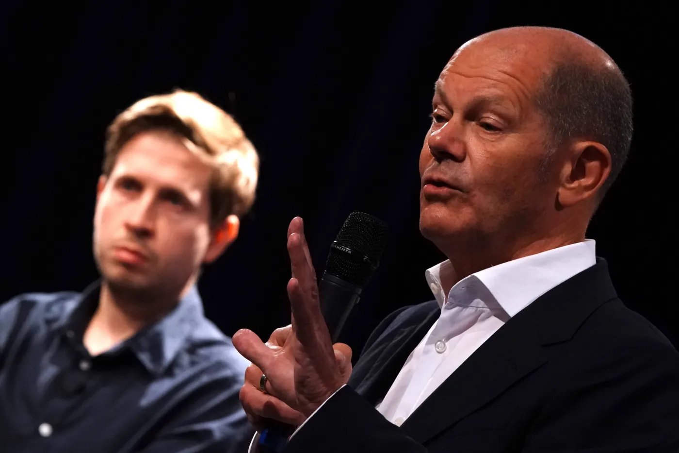 "Bild": Im odważniej walczy Ukraina, tym tchórzliwiej wypowiada się sekretarz SPD