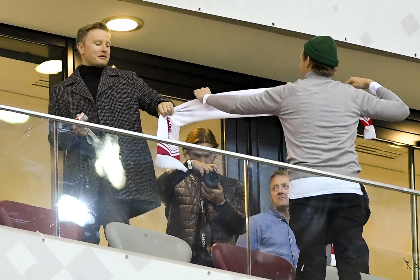 Celebryci na meczu Polska-Holandia. Rozenek, Lewandowska z mamą... [FOTO]