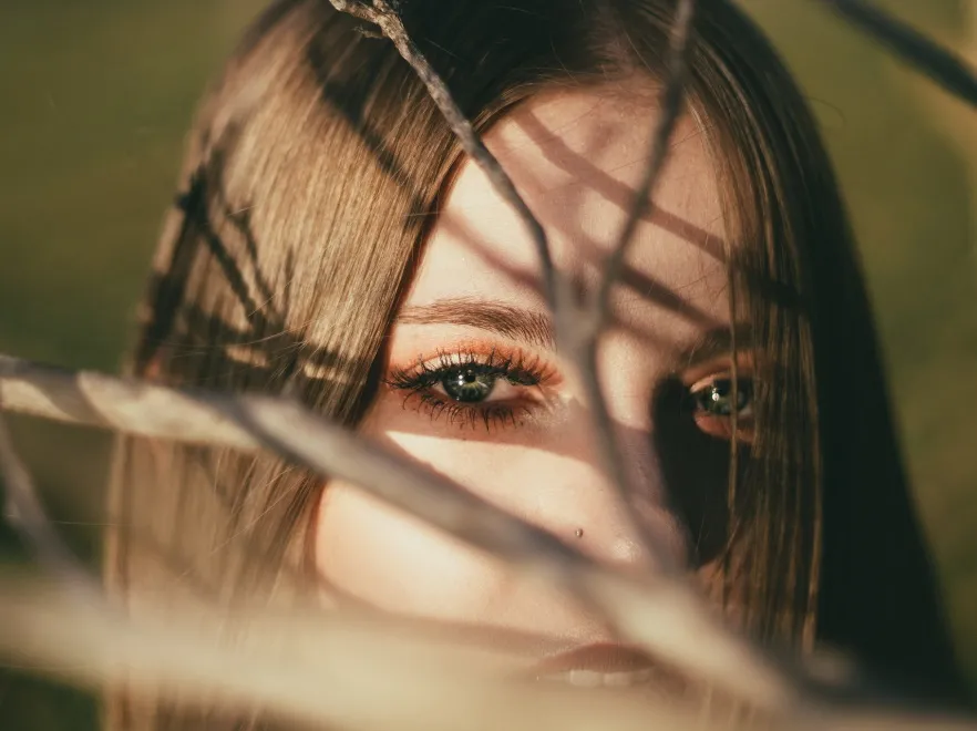 Makijaż idealny na jesień. Proste triki wizażysty gwiazd