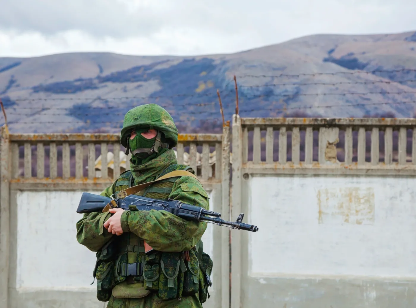 Wszystko, co musisz wiedzieć o wojnie hybrydowej