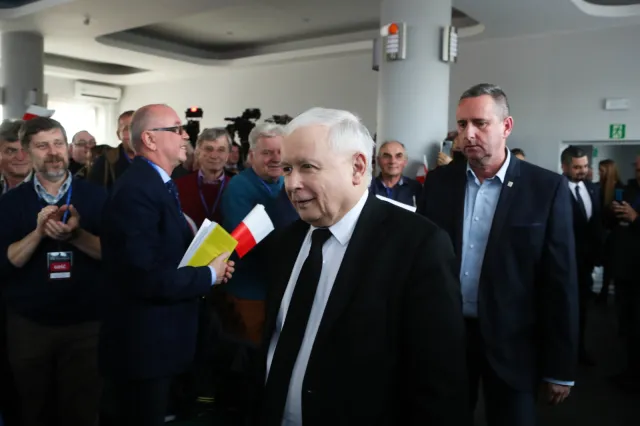 Kaczyński atakuje Tuska i KO. "Tu już użyję nazwiska..."