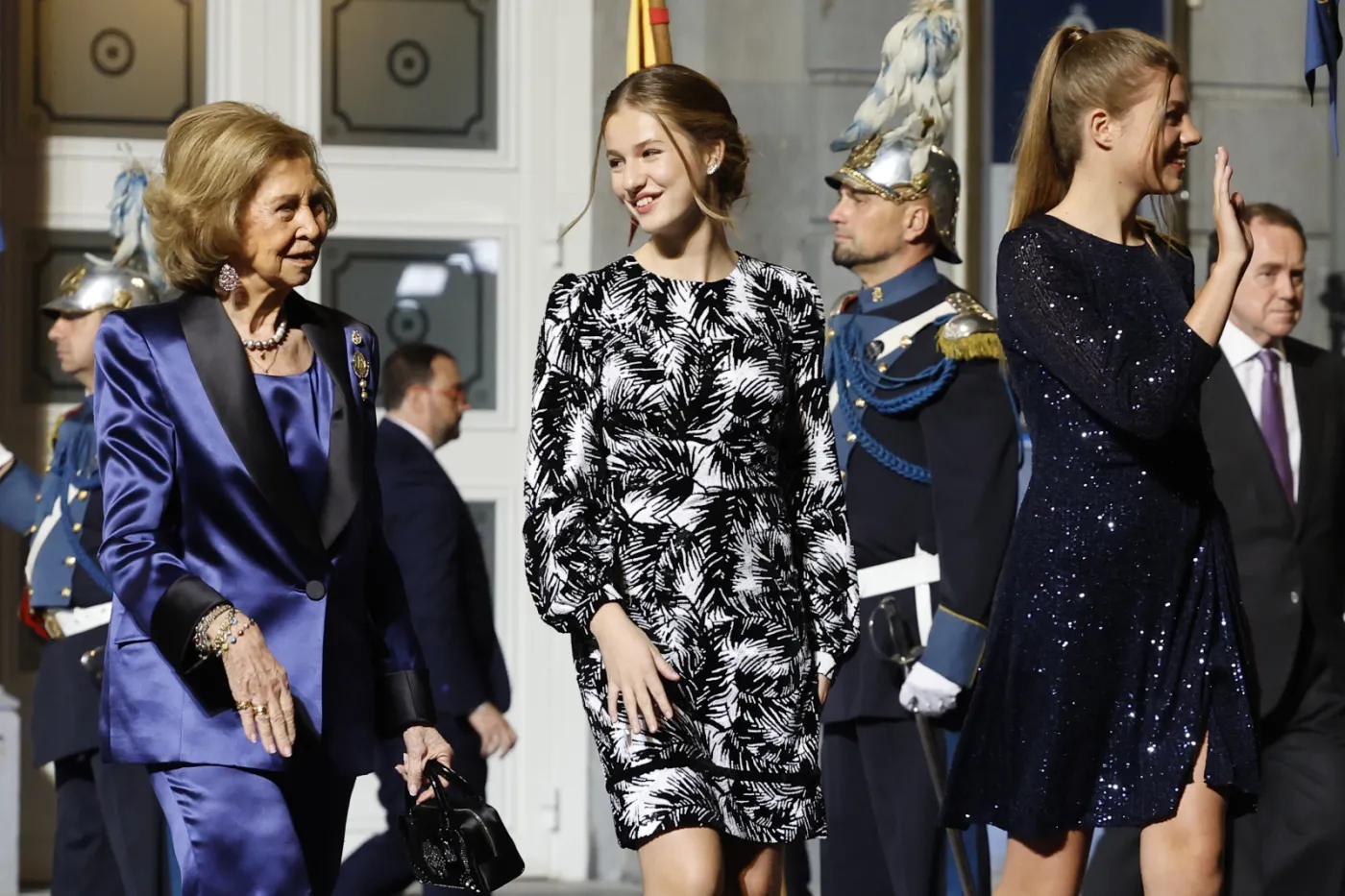 "Mamusia powinna była podpowiedzieć, jak się ubrać". Internauci krytykują styl księżniczki Eleonory. FOTO