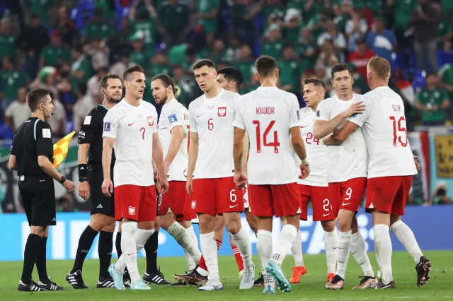 Kasperczak surowo ocenia grę polskich piłkarzy. "Jest beznadziejna"