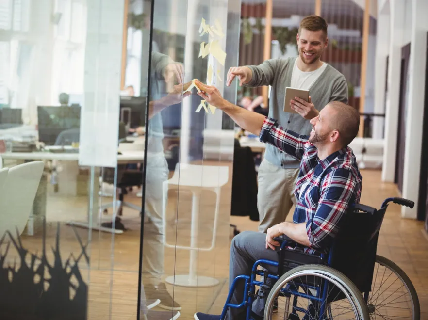 „Niepełnosprawny" czy „osoba z niepełnosprawnością"? Językoznawca wyjaśnia, która forma jest mniej stygmatyzująca