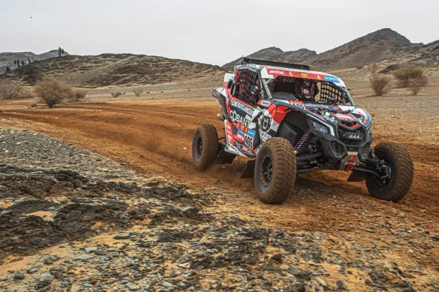 Przygoński piąty na 8. etapie Rajdu Dakar. Goczał poniósł duże straty