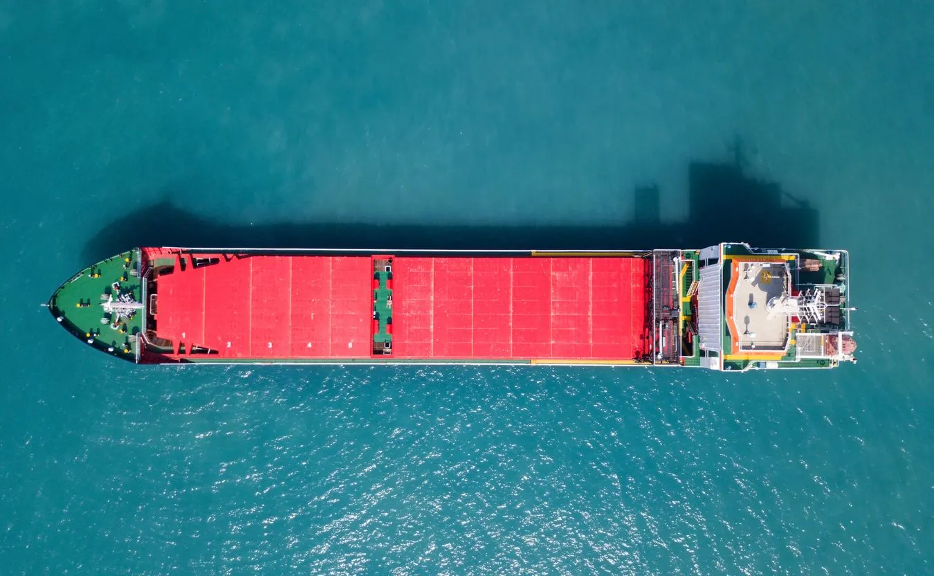 Masowiec utknął na Kanale Sueskim. Opóźnił ruch 21 statków