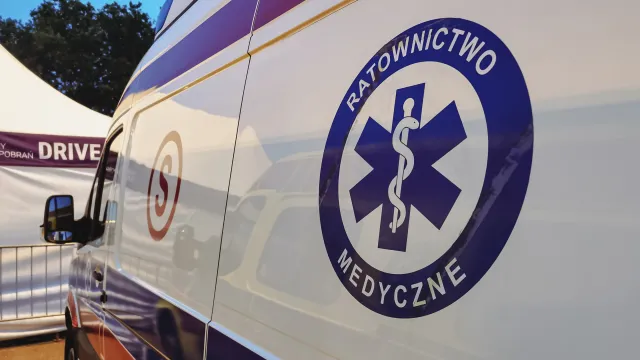 Wypadek z udziałem karetki na skrzyżowaniu w centrum Białegostoku