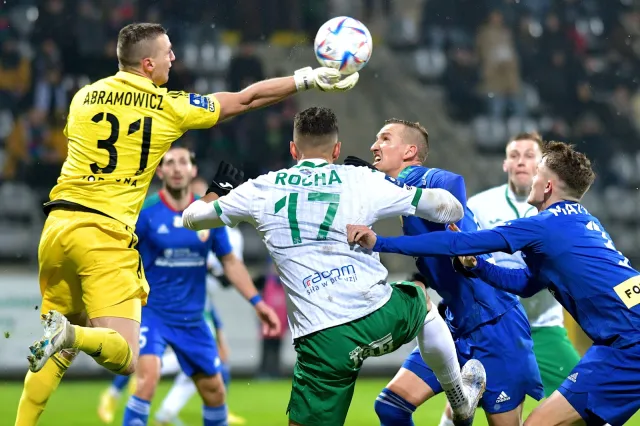 Podział punktów w Legnicy na inaugarację ekstraklasy