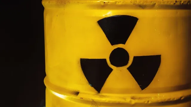 Substancja promieniotwórcza w szkole w Mławie