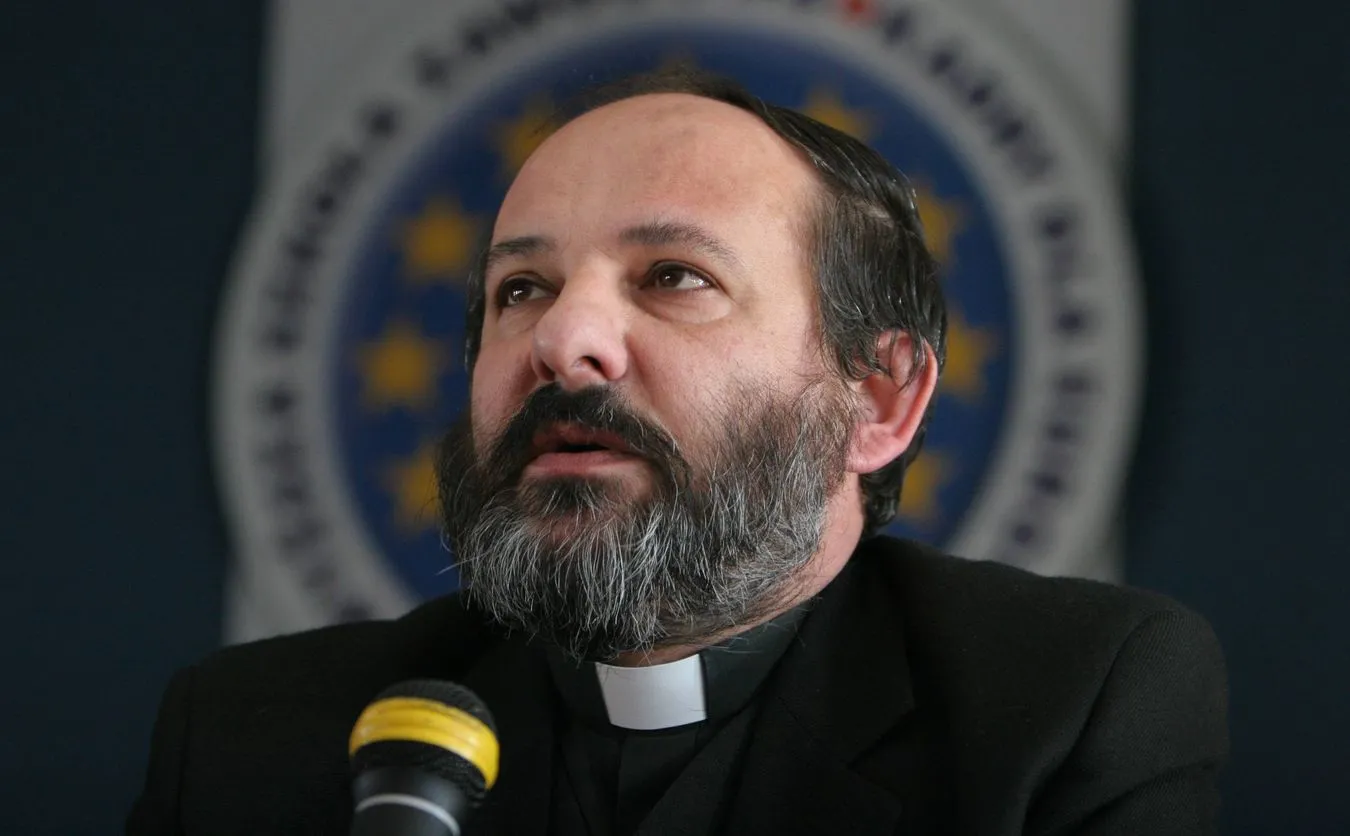 Ks. Isakowicz-Zaleski reaguje na słowa abp Jędraszewskiego o "drugim zamachu" na Jana Pawła II. Nie gryzie się w język