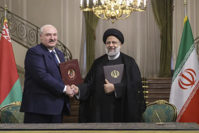 Powstaje sojusz satrapii pod patronatem Chin. Irańska misja Łukaszenki