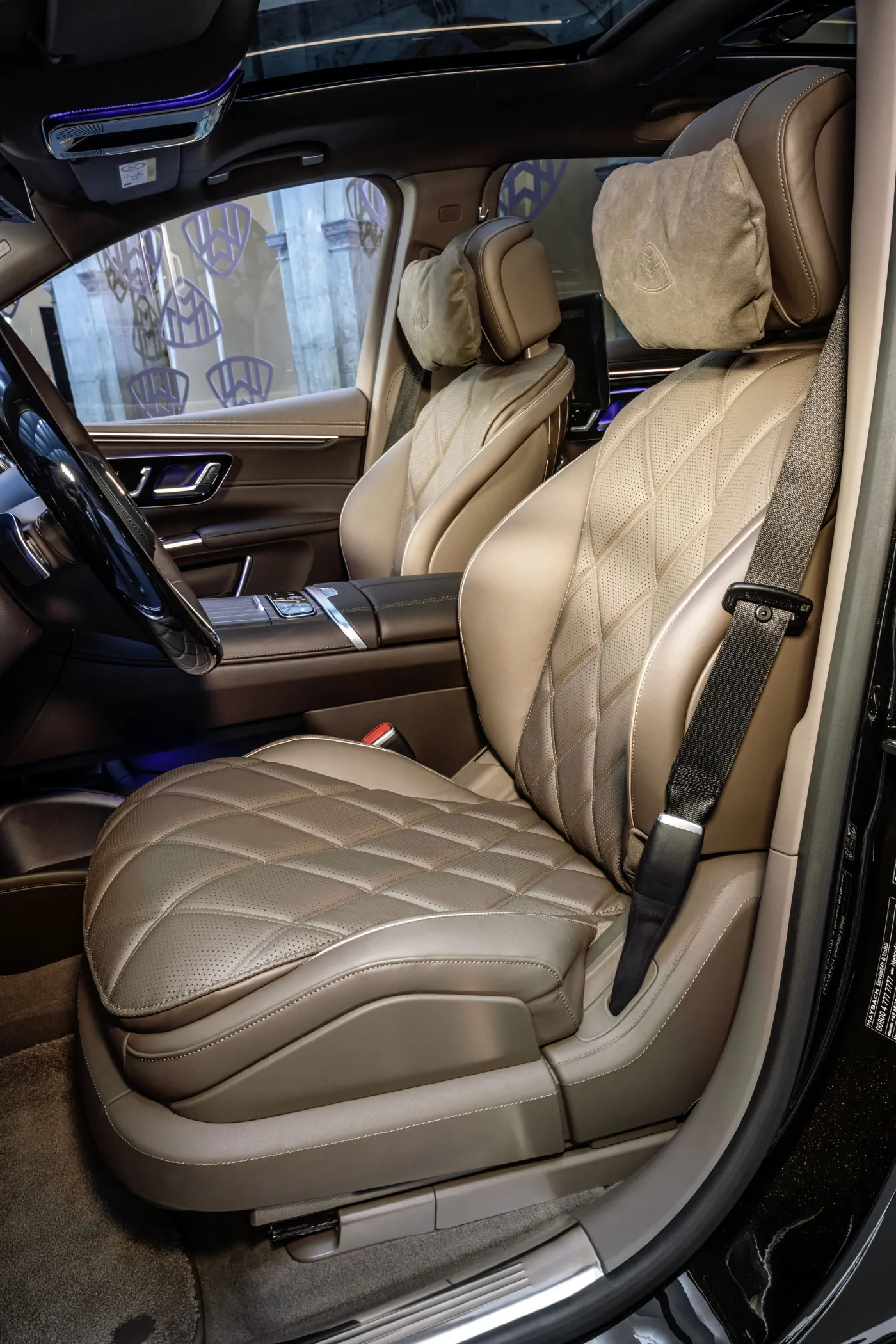 mercedesmaybach-eqs-680-suv-37775555.jpg